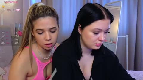 Snapshot of phyllisheart chatting on March 9, 2025, 8:18 am Lora black and Lili blonde welcome you here online show from March 9, 2025, 8:18 am