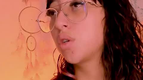  PIA FISHER  online show from December 18, 2025, 1:22 am