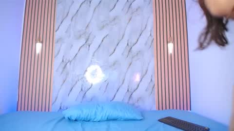 piagelvez_ online show from October 13, 2025, 1:55 pm