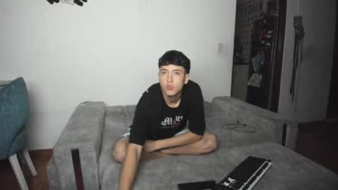 Snapshot of picaszomilos350 chatting on December 18, 2024, 4:42 am picaszomilos350 online show from December 18, 2024, 4:42 am