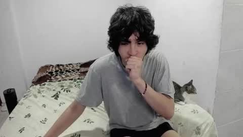 Snapshot of picaszomilos350 chatting on November 16, 2025, 11:05 am picaszomilos350 online show from November 16, 2025, 11:05 am