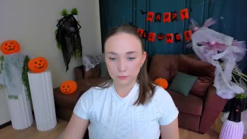 Emelie online show from November 5, 2025, 10:15 am