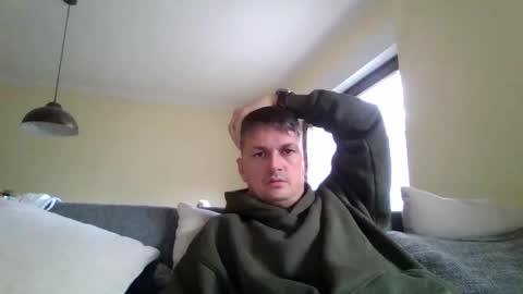 piercingsxxx online show from November 18, 2025, 8:30 am