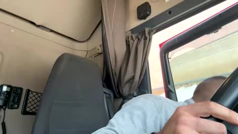 Snapshot of pierotu chatting on October 17, 2025, 10:51 am pierotu online show from October 17, 2025, 10:51 am