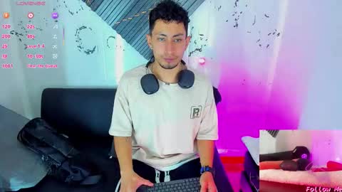 Snapshot of piggy_eddy chatting on November 21, 2025, 12:59 pm Eddy Brock... Its a pleasure to talk to... online show from November 21, 2025, 12:59 pm