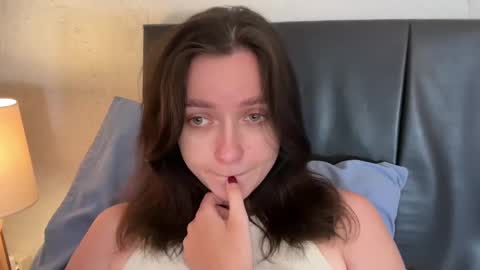 Trisha     online show from February 22, 2025, 10:51 am