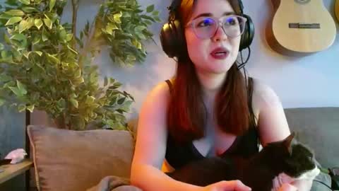 PilloGoddess online show from November 22, 2025, 2:27 pm