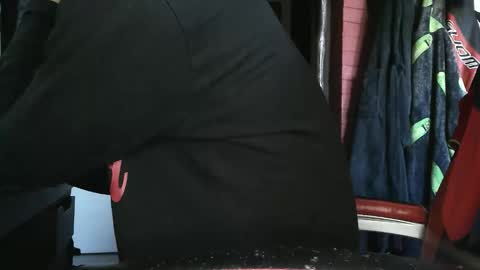 Snapshot of pils001 chatting on September 28, 2025, 4:01 pm Pils online show from September 28, 2025, 4:01 pm