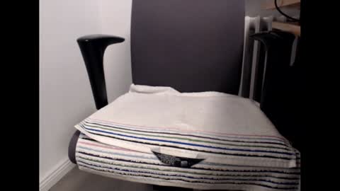 Snapshot of pimmel10 chatting on December 15, 2024, 4:37 pm pimmel10 online show from December 15, 2024, 4:37 pm