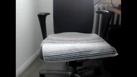 Snapshot of pimmel10 chatting on February 25, 2025, 1:17 pm pimmel10 online show from February 25, 2025, 1:17 pm