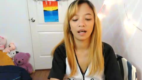 Snapshot of pinay_beauty14 chatting on February 1, 2025, 12:40 am pinay beauty14 online show from February 1, 2025, 12:40 am
