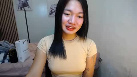 Snapshot of pinay_shenna chatting on October 2, 2025, 10:50 pm Shenna online show from October 2, 2025, 10:50 pm