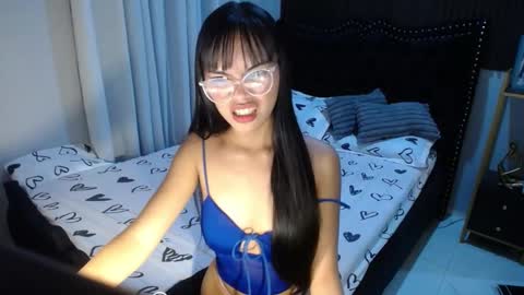 Snapshot of pinay_slutx chatting on February 22, 2025, 5:57 pm dee online show from February 22, 2025, 5:57 pm