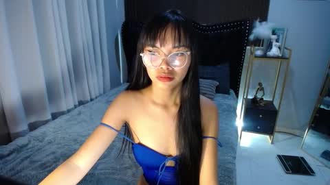 Snapshot of pinay_slutx chatting on March 7, 2025, 3:28 pm dee online show from March 7, 2025, 3:28 pm