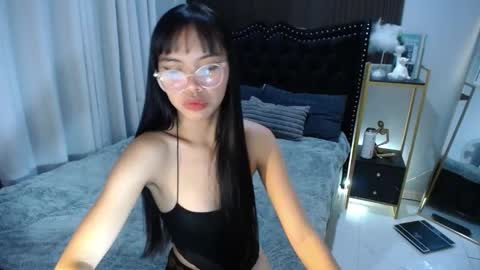 Snapshot of pinay_slutx chatting on March 12, 2025, 5:49 pm dee online show from March 12, 2025, 5:49 pm