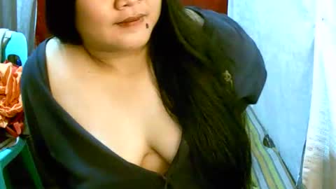 Snapshot of pinayjona chatting on October 23, 2025, 10:36 am pinayjona online show from October 23, 2025, 10:36 am
