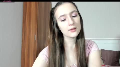 Snapshot of pingviluly chatting on September 22, 2025, 6:37 am pingviluly online show from September 22, 2025, 6:37 am