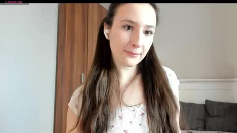 Snapshot of pingviluly chatting on November 6, 2025, 7:42 am pingviluly online show from November 6, 2025, 7:42 am