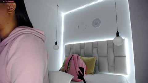 tiffany online show from February 16, 2025, 8:11 pm