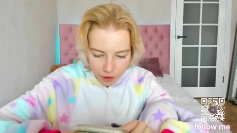 pink_lila18 online show from October 7, 2025, 8:22 am