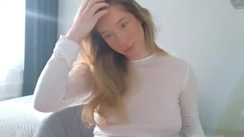 Snapshot of pink_rosee_ chatting on October 13, 2025, 2:55 am   online show from October 13, 2025, 2:55 am