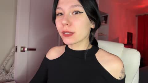 pinkdollylovv online show from January 14, 2025, 10:02 pm