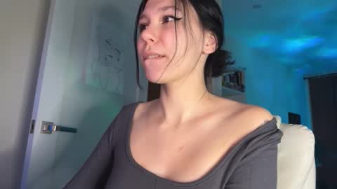 pinkdollylovv online show from October 27, 2025, 10:14 pm