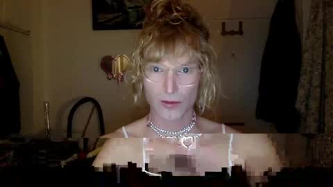 Snapshot of pinkfag chatting on February 4, 2025, 7:33 pm pinkfag online show from February 4, 2025, 7:33 pm