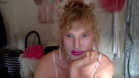 Snapshot of pinkfag chatting on February 7, 2025, 1:11 pm pinkfag online show from February 7, 2025, 1:11 pm