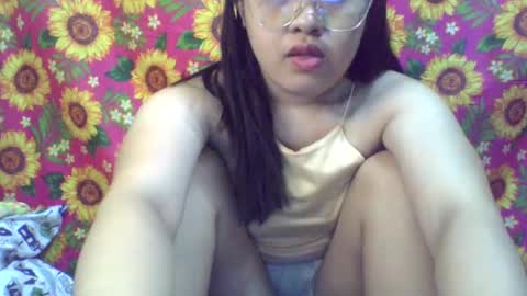 Snapshot of pinkish_shine chatting on February 6, 2025, 12:54 am Hi its me shine online show from February 6, 2025, 12:54 am