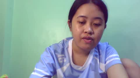 Snapshot of pinkish_shine chatting on February 12, 2025, 4:44 am Hi its me shine online show from February 12, 2025, 4:44 am
