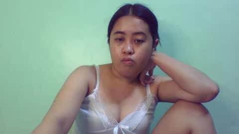 Snapshot of pinkish_shine chatting on February 23, 2025, 4:24 pm Hi its me shine online show from February 23, 2025, 4:24 pm