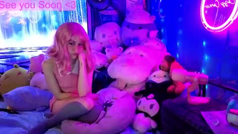 Snapshot of pinkocean3 chatting on October 12, 2025, 6:40 pm Gwenie online show from October 12, 2025, 6:40 pm