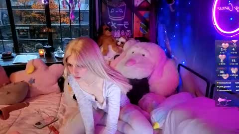 Snapshot of pinkocean3 chatting on November 28, 2025, 7:16 pm Gwenie online show from November 28, 2025, 7:16 pm