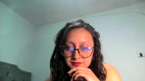 pinkvixen69 online show from October 12, 2025, 5:28 am