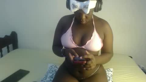 Snapshot of pinky_ebony1 chatting on November 26, 2025, 12:06 pm pinky online show from November 26, 2025, 12:06 pm
