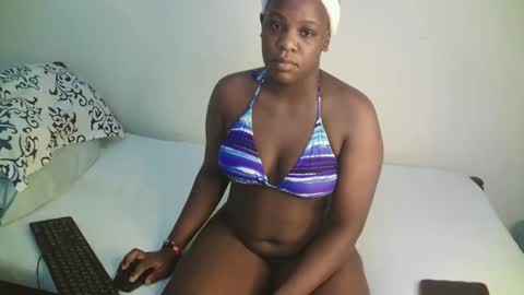 Snapshot of pinky_ebony1 chatting on December 2, 2025, 9:36 am pinky online show from December 2, 2025, 9:36 am