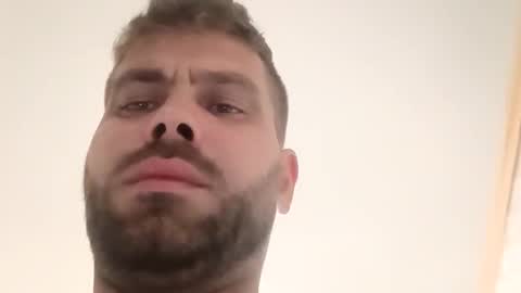 pinzarumarian70 online show from September 15, 2025, 4:18 pm