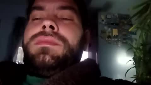 pinzarumarian70 online show from October 25, 2025, 4:31 am