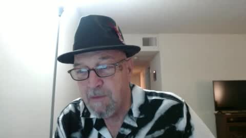 Snapshot of pipewizard chatting on January 4, 2025, 12:48 am pipewizard online show from January 4, 2025, 12:48 am