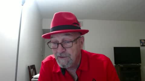 Snapshot of pipewizard chatting on January 6, 2025, 11:31 pm pipewizard online show from January 6, 2025, 11:31 pm