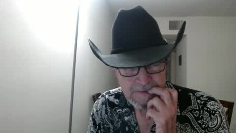 Snapshot of pipewizard chatting on February 1, 2025, 12:07 am pipewizard online show from February 1, 2025, 12:07 am