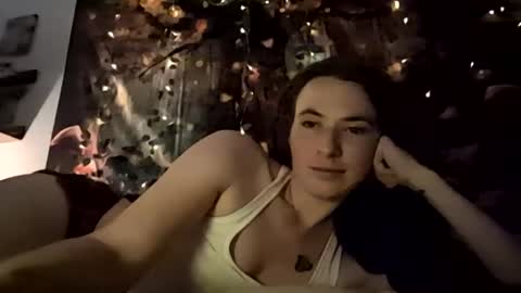 Snapshot of pixie_bella chatting on October 1, 2025, 3:23 am pixie_bella online show from October 1, 2025, 3:23 am