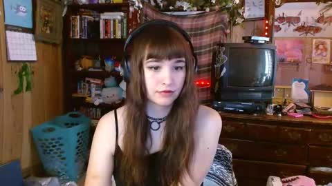 Snapshot of pixinun chatting on January 15, 2025, 5:26 pm Izzy online show from January 15, 2025, 5:26 pm