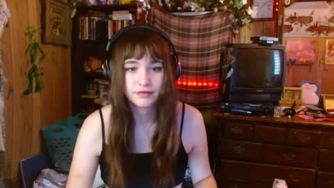 Snapshot of pixinun chatting on January 16, 2025, 6:37 pm Izzy online show from January 16, 2025, 6:37 pm