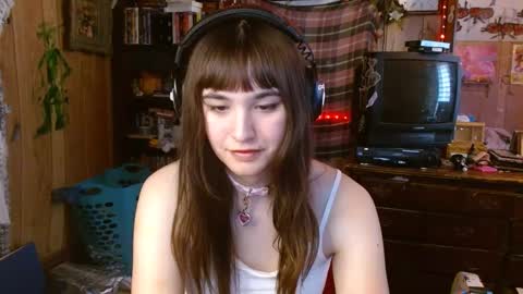 Snapshot of pixinun chatting on January 17, 2025, 5:19 pm Izzy online show from January 17, 2025, 5:19 pm