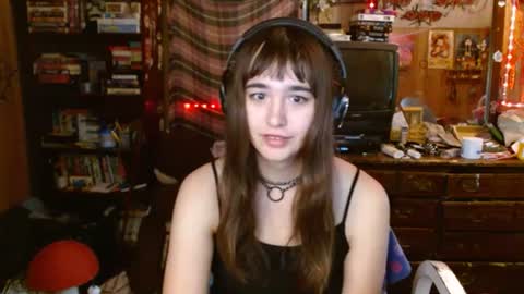 Snapshot of pixinun chatting on September 18, 2025, 4:53 pm Izzy online show from September 18, 2025, 4:53 pm