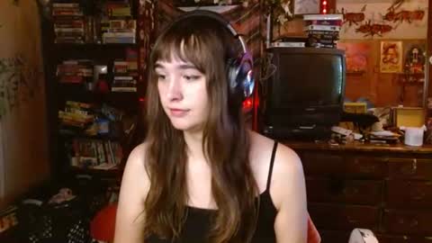 Snapshot of pixinun chatting on September 29, 2025, 7:40 pm Izzy online show from September 29, 2025, 7:40 pm