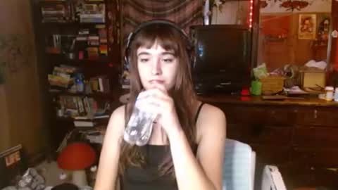 Snapshot of pixinun chatting on October 13, 2025, 6:08 pm Izzy online show from October 13, 2025, 6:08 pm