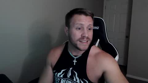 Snapshot of player2pawns chatting on October 31, 2025, 2:12 am Player online show from October 31, 2025, 2:12 am